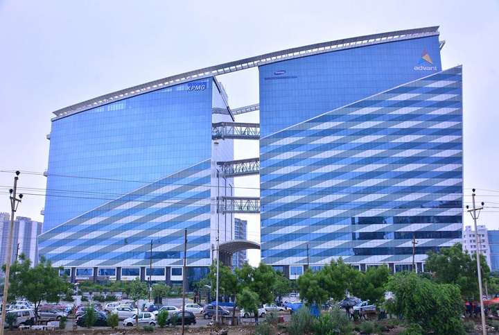 advant navis business park