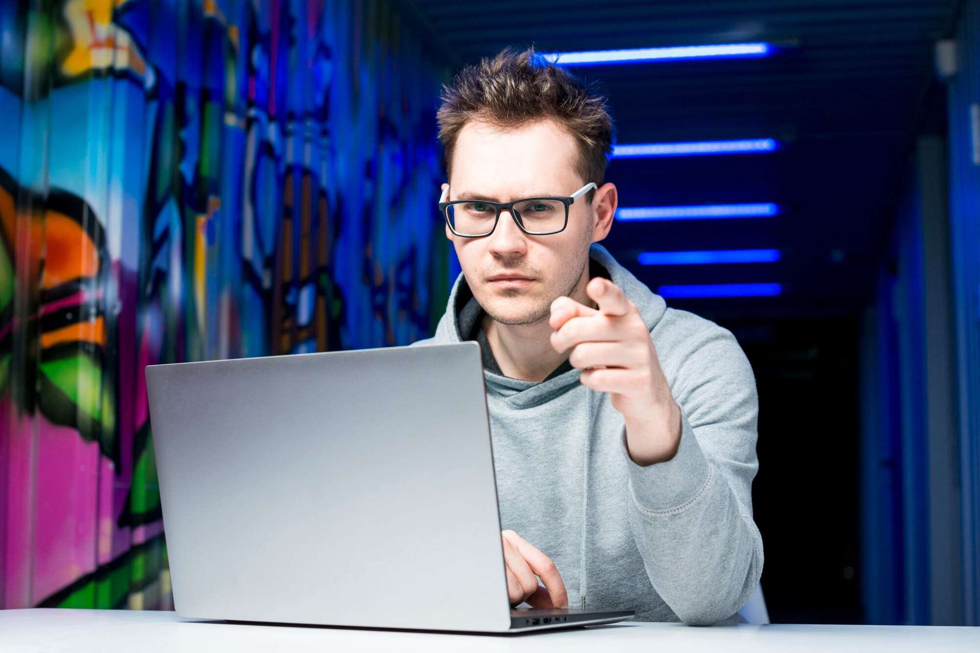portrait hacker 23 2148165969