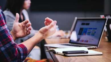 8 factors choosing software business header image